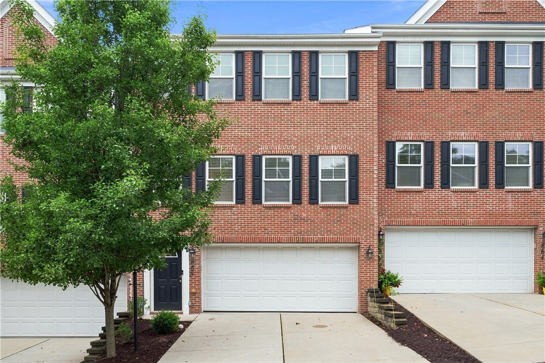 868 Highpointe Circle — photo
