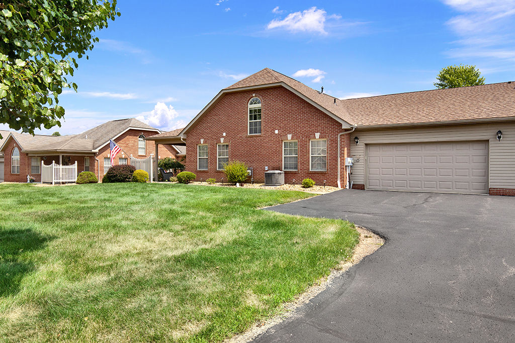 2102 Lake View Drive, Rostraver, PA 15012 — photo 2