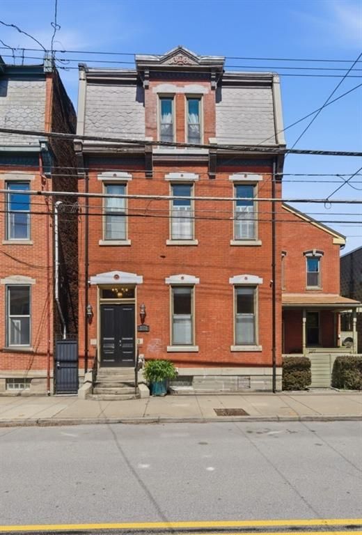 2315 Sarah Street — photo