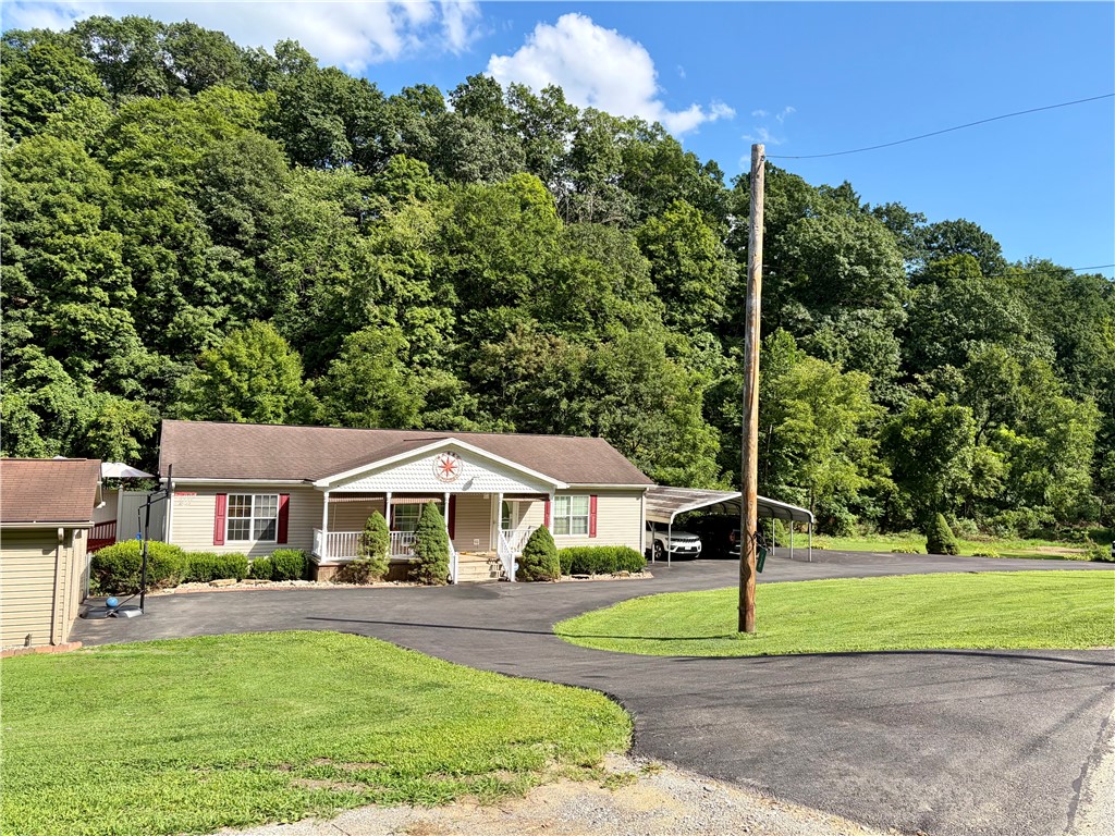 178 School Road, Dawson, PA 15428