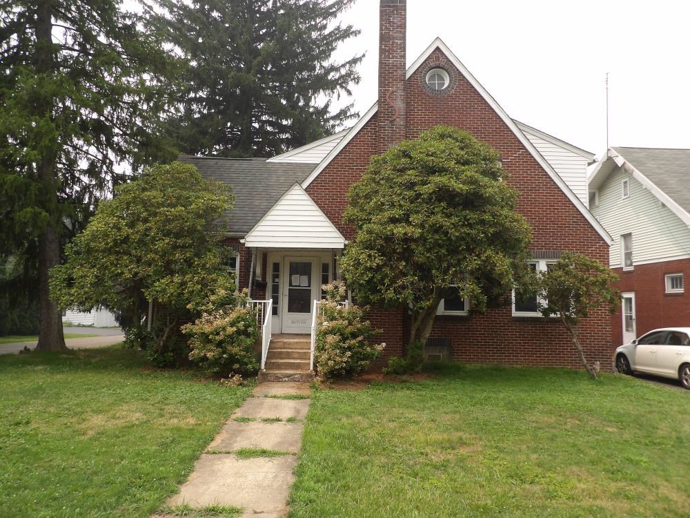 110 S Oakdale Ave — photo