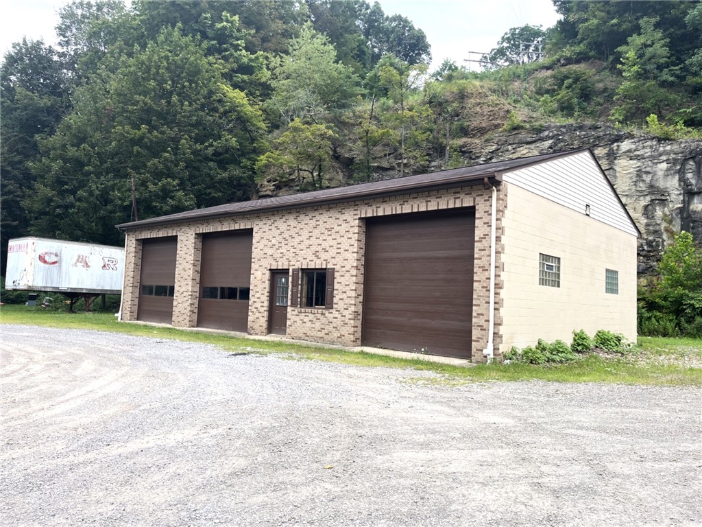 1235 Evergreen Ave — photo