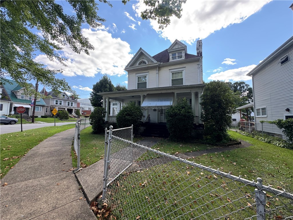 210 Washington Ave — photo