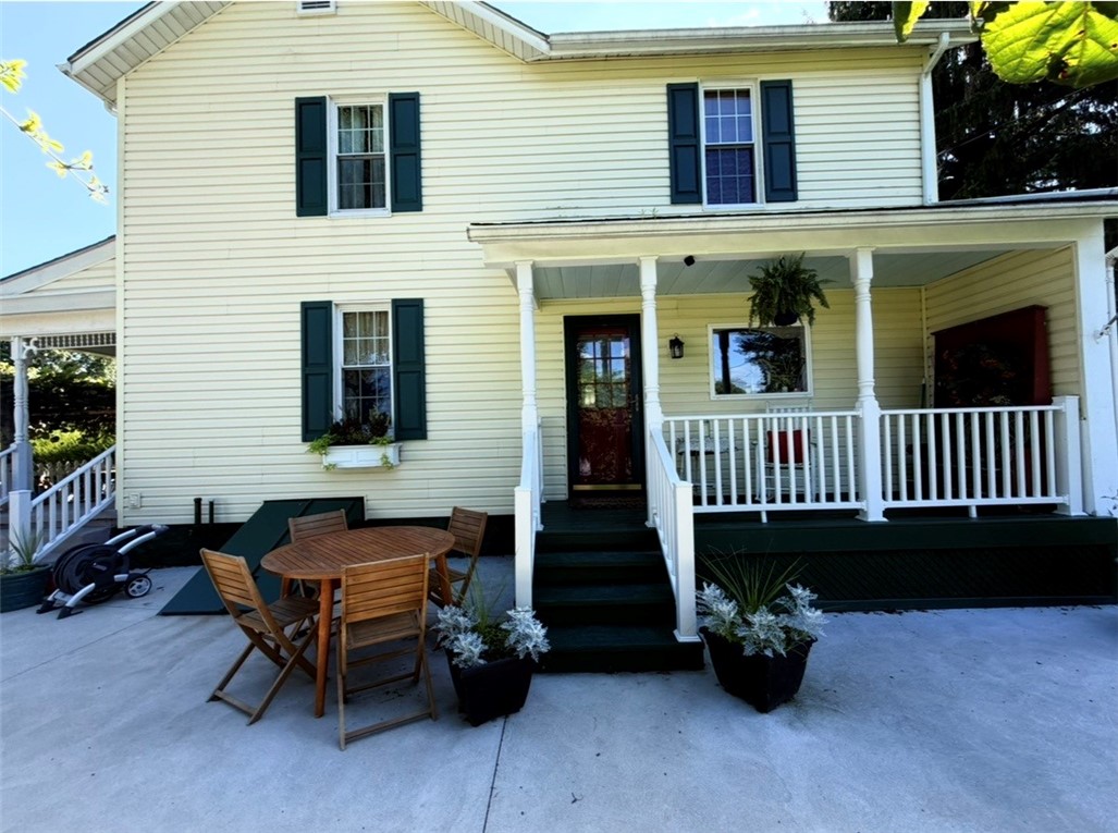 718 Skylark Dr — photo