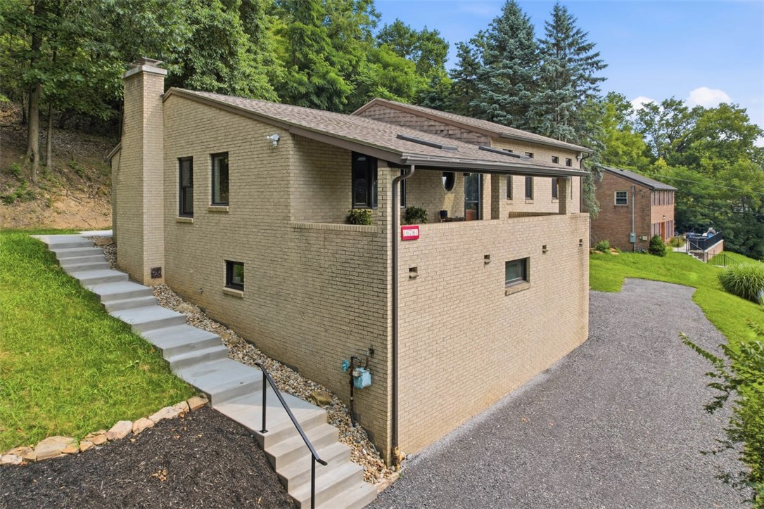 678 Smith Lane — photo