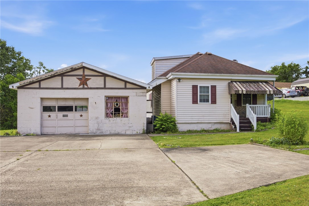 514 Rostraver Rd — photo