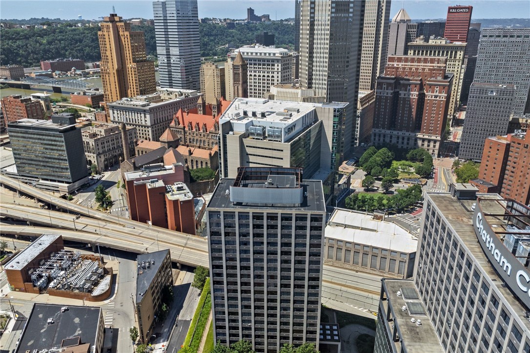 112 Washington Pl 18C — photo