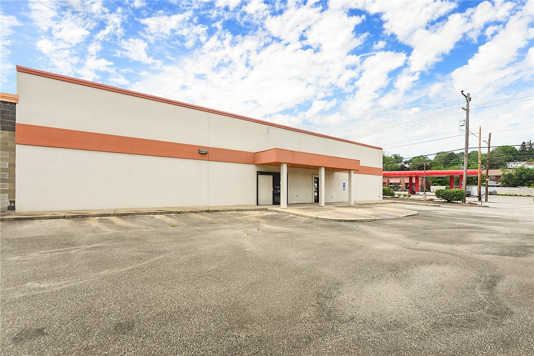 1500 Pittsburgh St, 9,780 Sf for Lease — photo