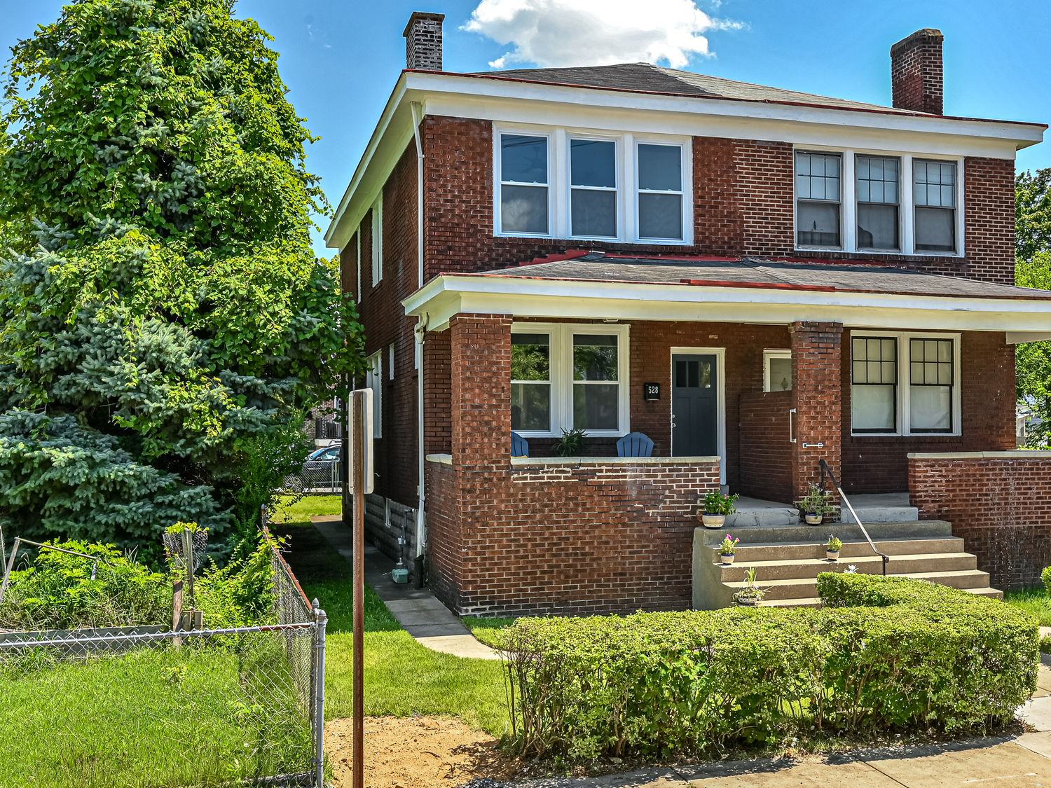 528 N St Clair Street — photo