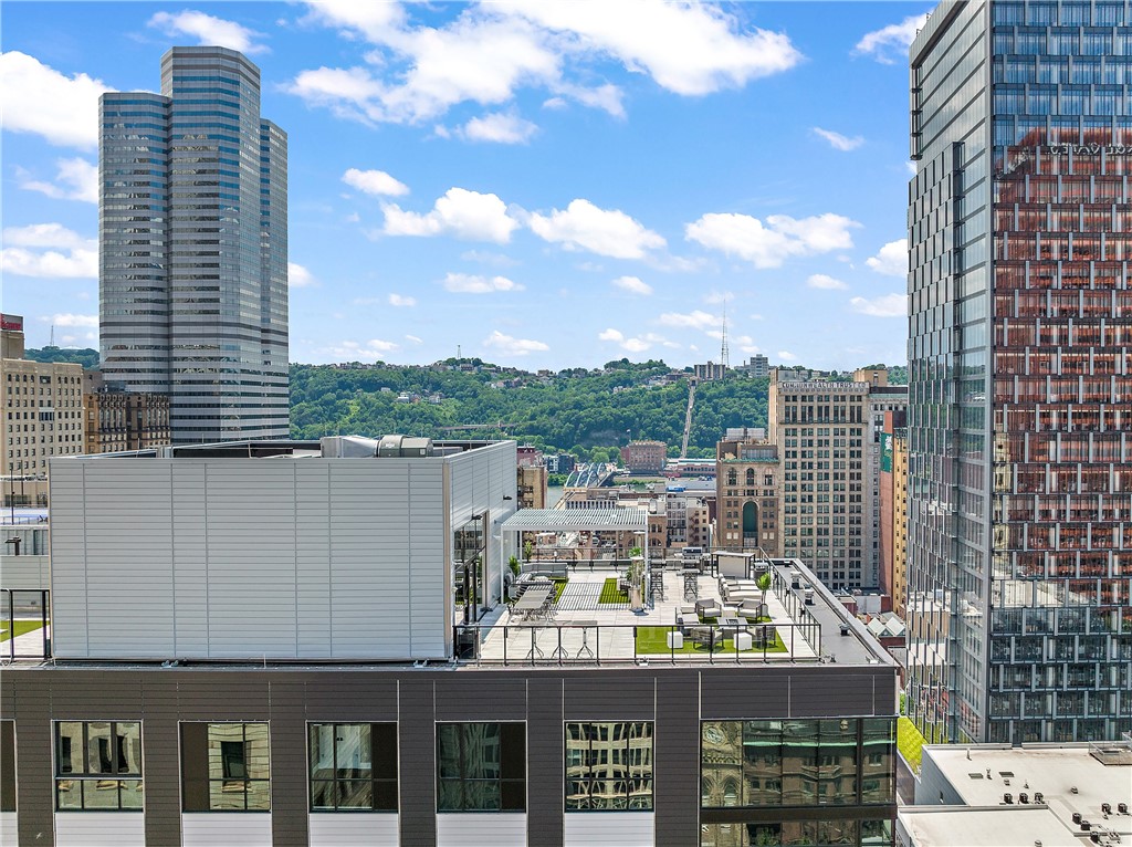 350 Oliver Ave 901 — photo