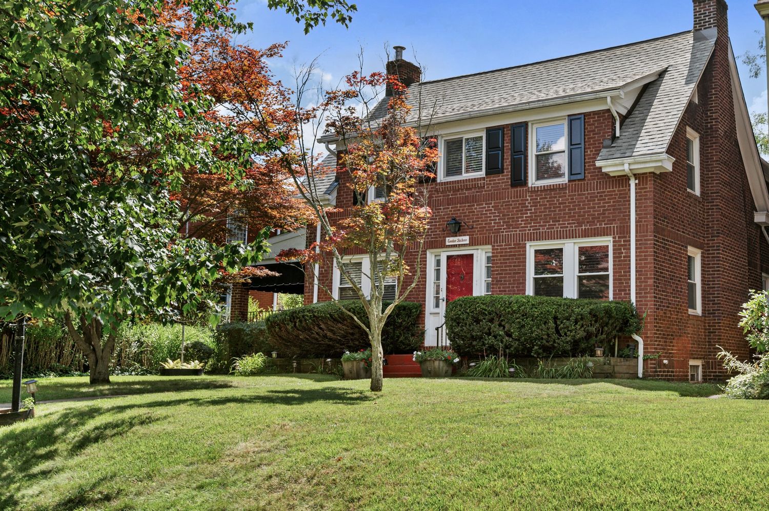1216 Laclair — photo