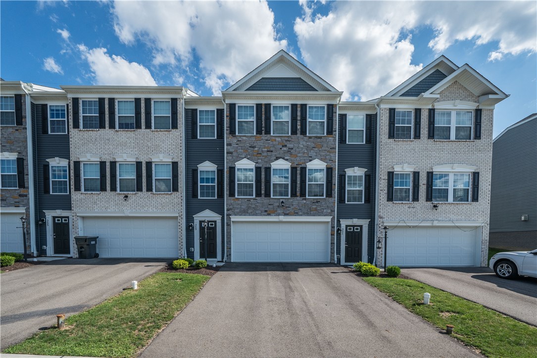353 Trinity Way — photo