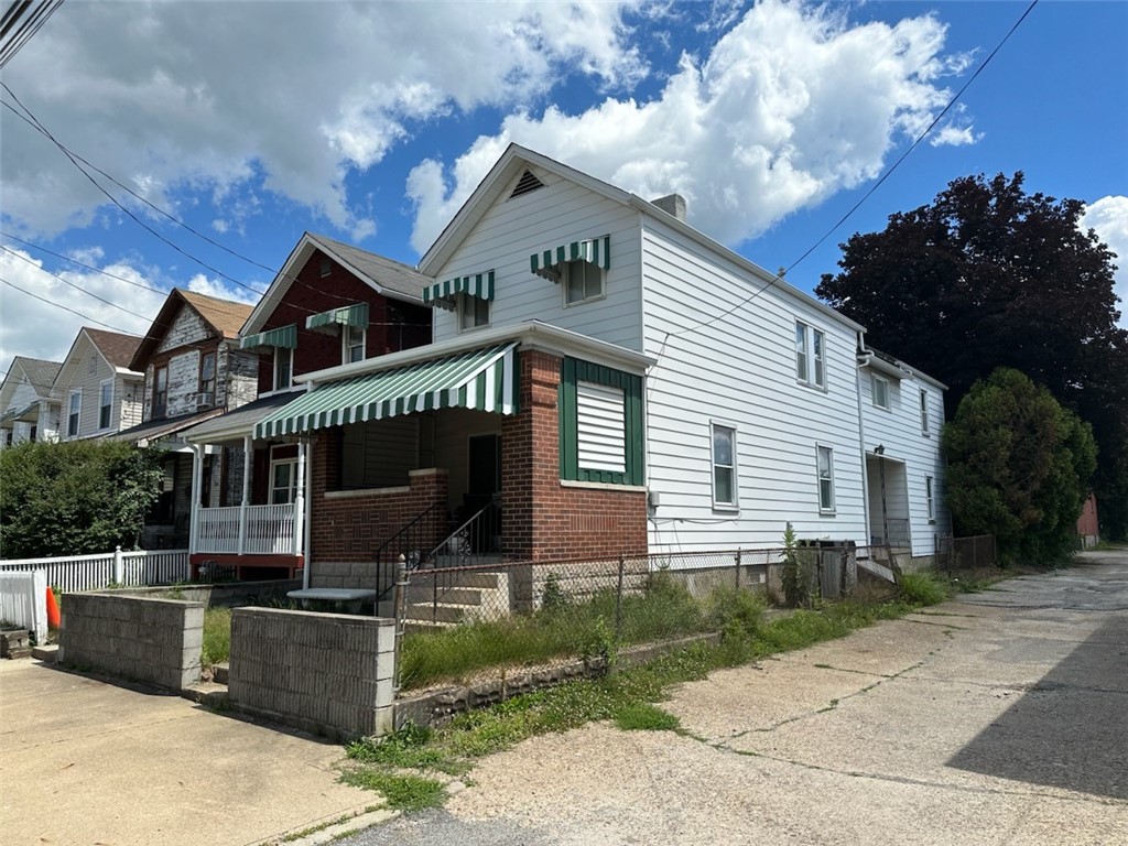 210 Munson Ave — photo