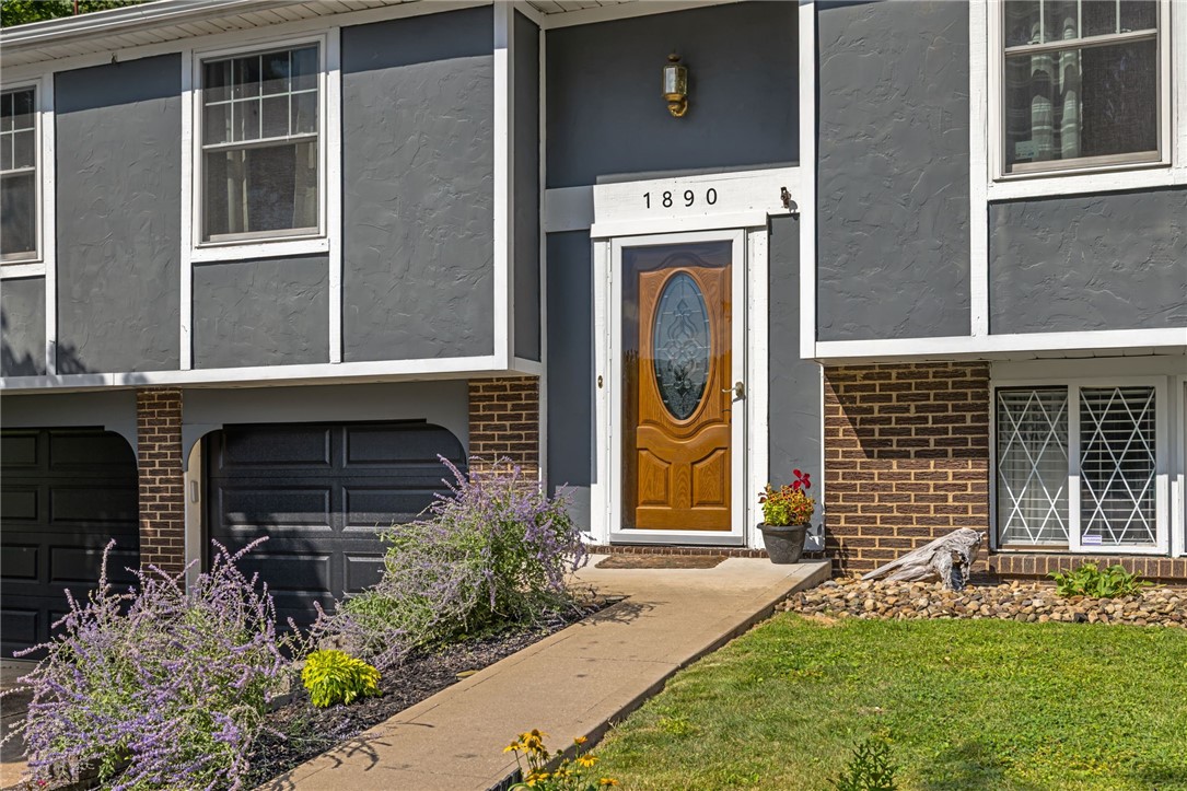 1890 Riggs Road, South Park, PA 15129 — photo 2