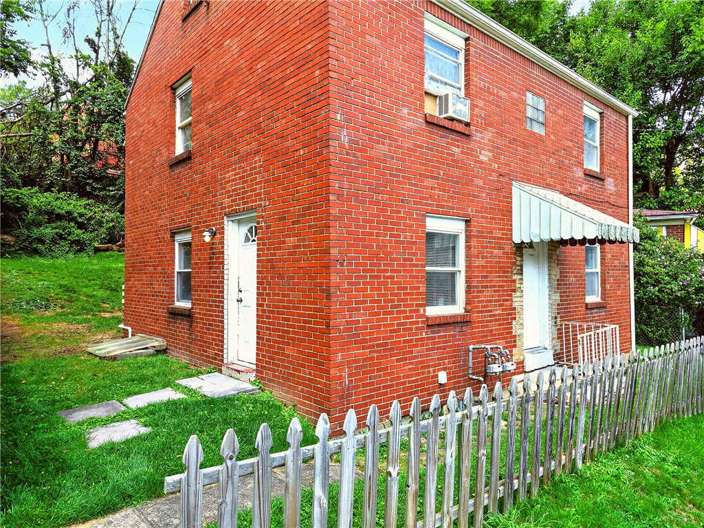 1627-1629 Laketon Rd 1627 — photo
