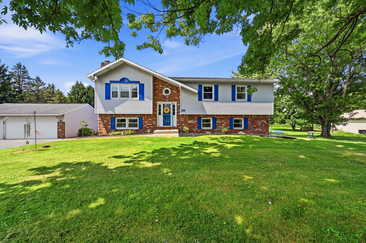182 Bear Creek Rd — photo