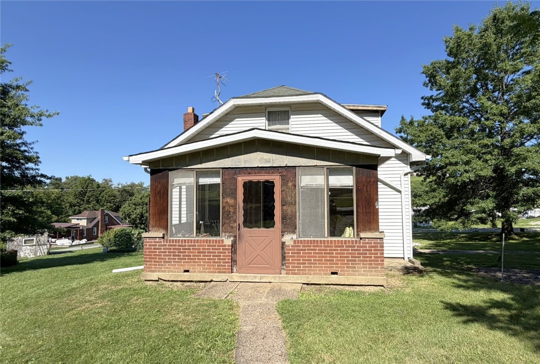 1661 Amy Lane — photo