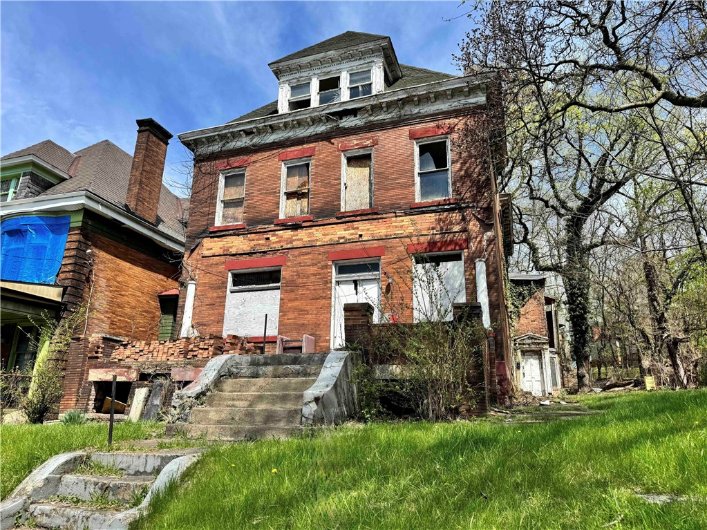717 Hill Ave — photo