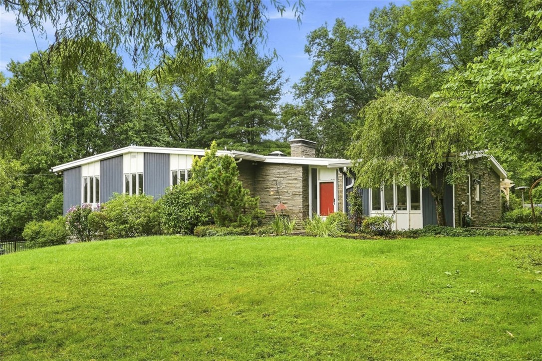 101 Tomahawk Drive — photo