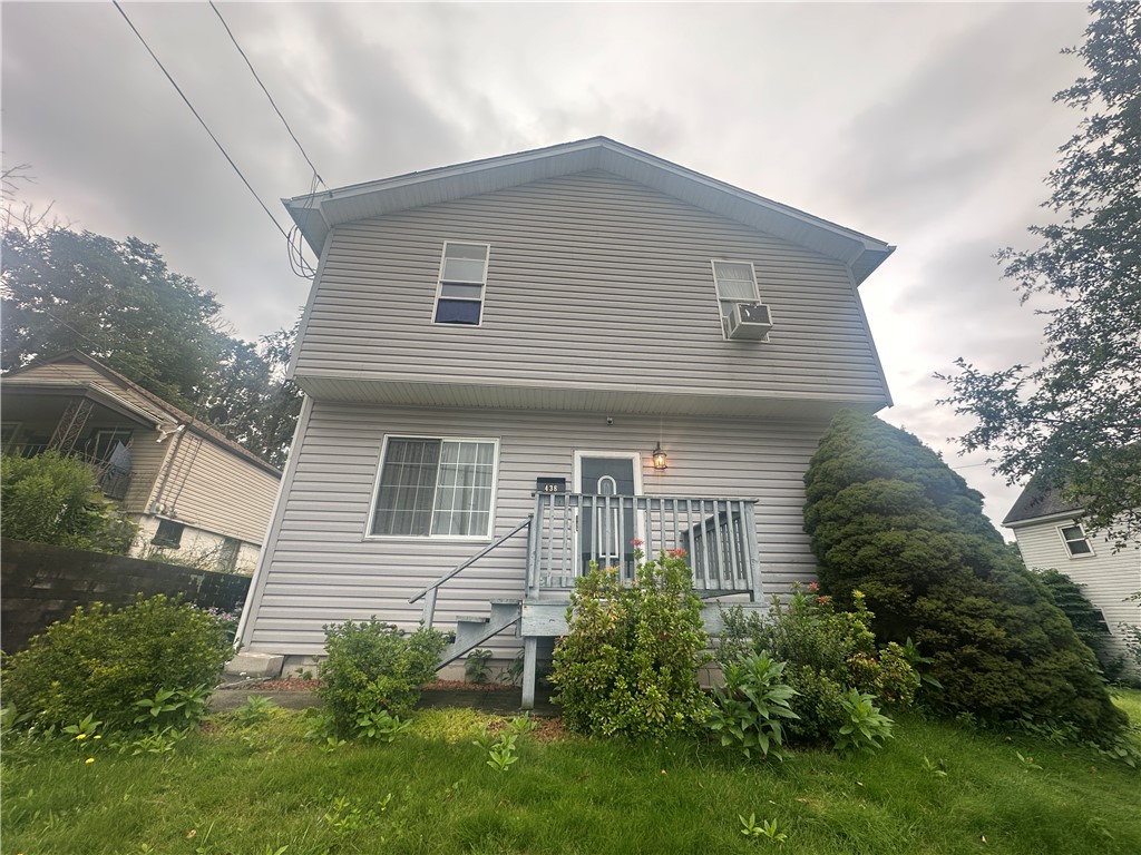 438 Earl Ave — photo