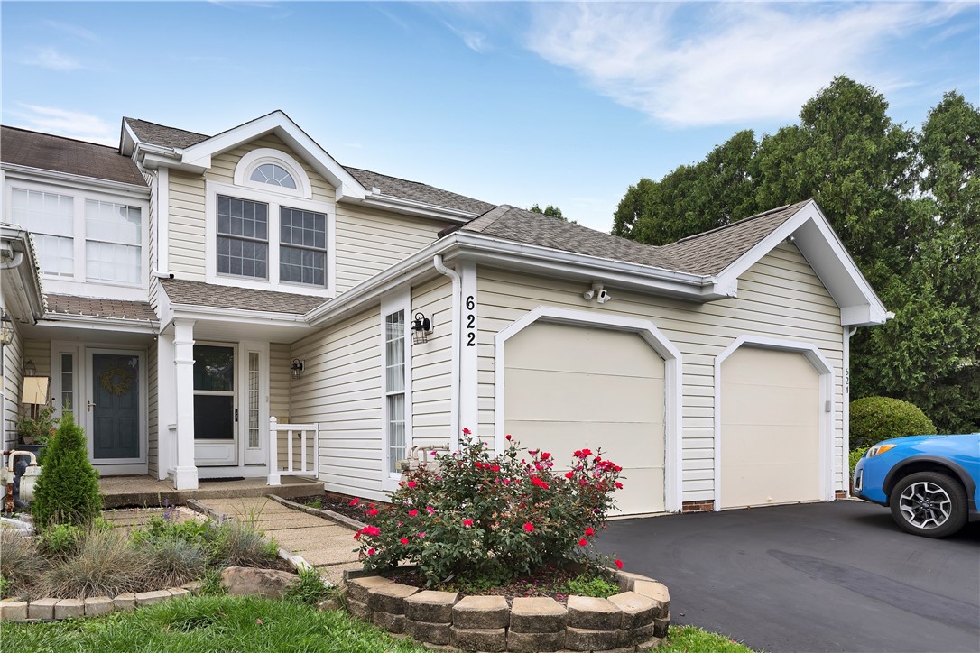 622 Sarah Ct — photo
