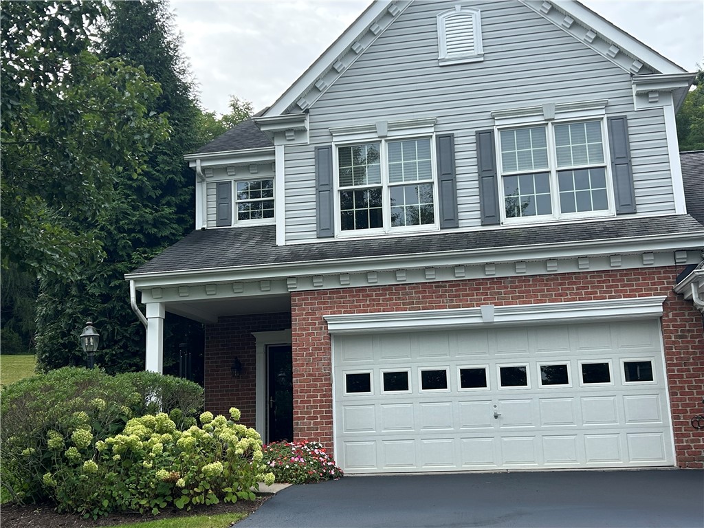 1320 Maplewood Cir — photo