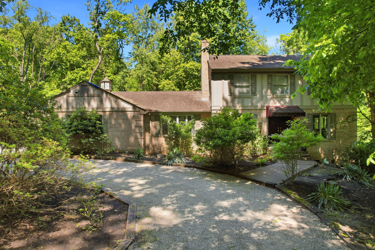 571 Flower Hill Lane — photo