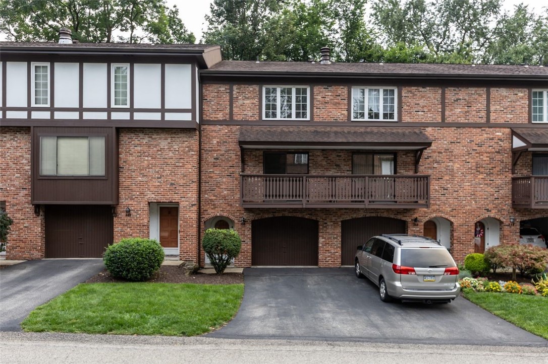 350 Woodbridge Dr — photo
