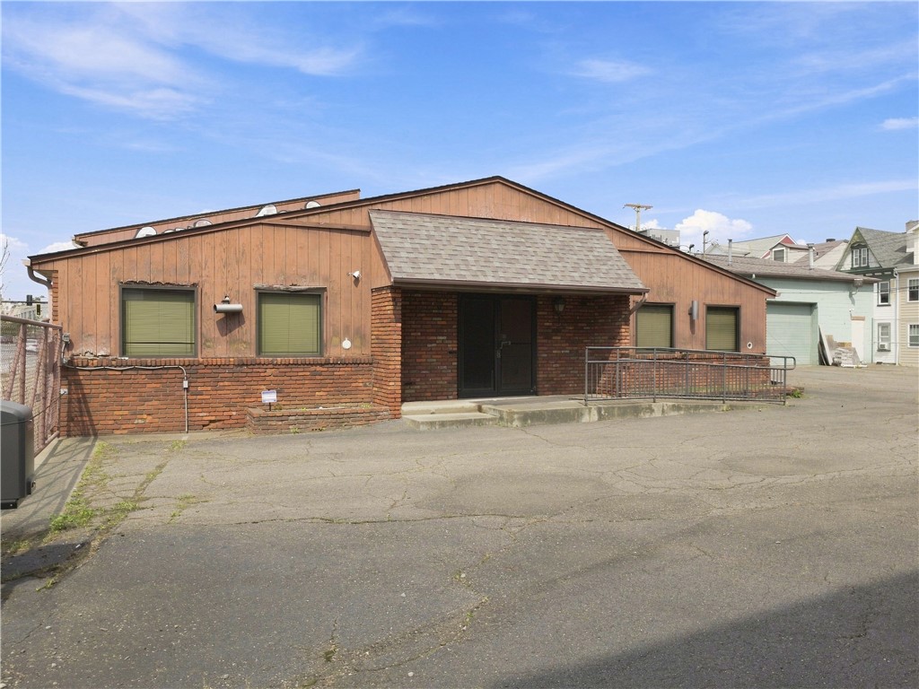 2417 E Carson St — photo