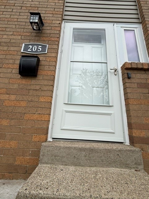 205 Rankin Blvd — photo