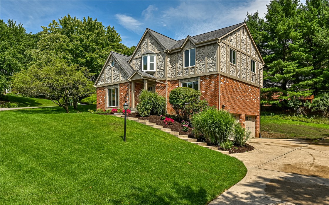 10022 Oakridge Dr — photo