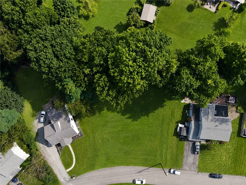128 Lansdowne Dr — photo