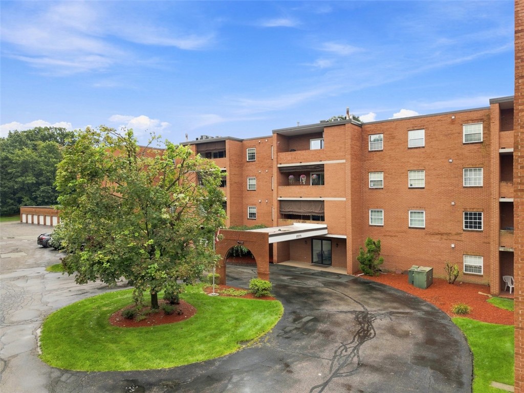 2850 Edgecliff Road 35 — photo