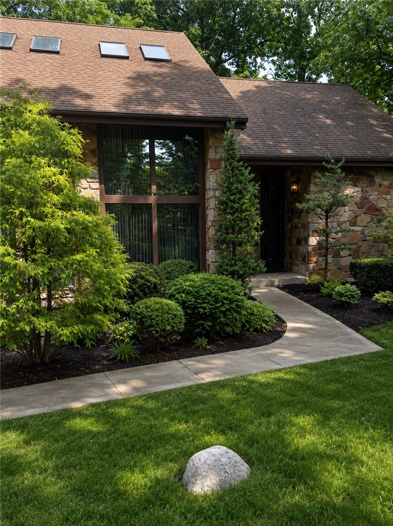 125 Gatehouse Drive — photo