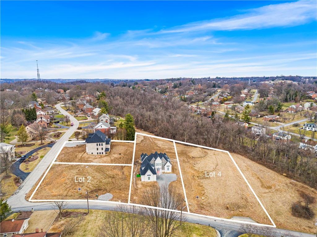 700 Circle, Upper St Clair, PA 15241