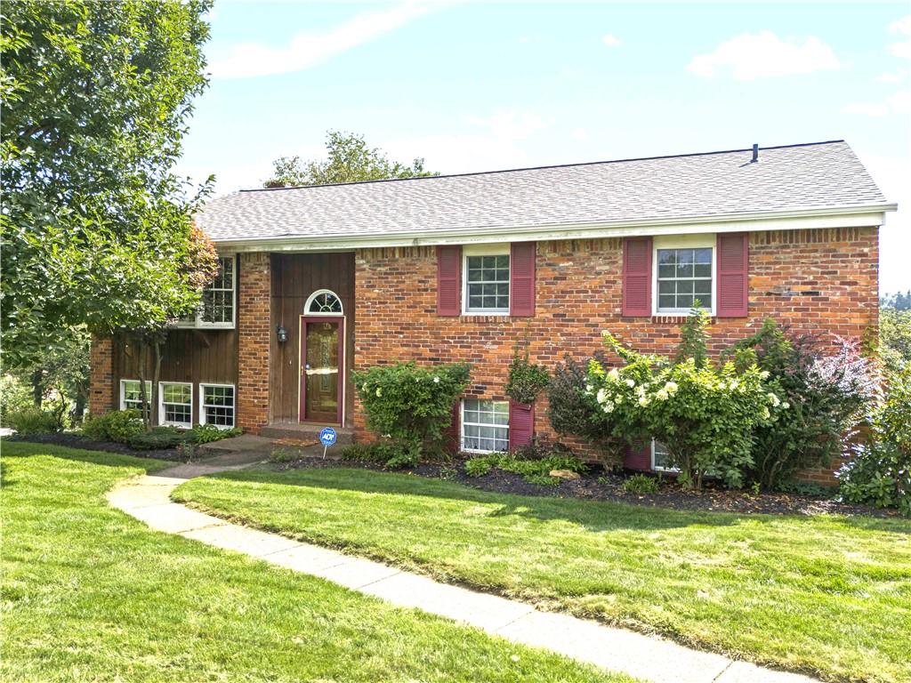 806 Longvue Drive — photo