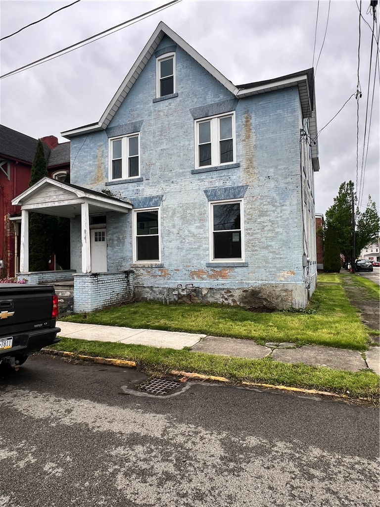 204 S Stewart St — photo
