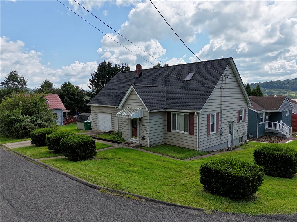 10 Evergreen St — photo