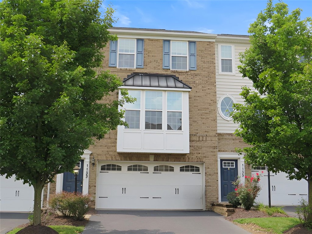 1133 Bayberry Dr — photo