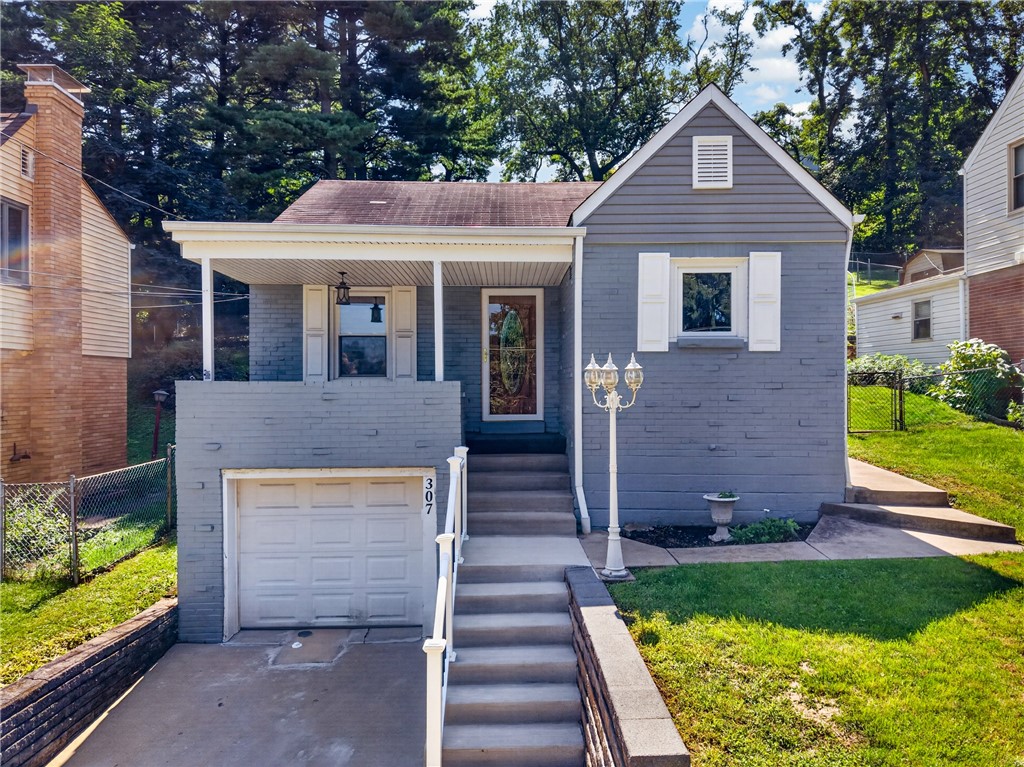 307 Outlook St — photo