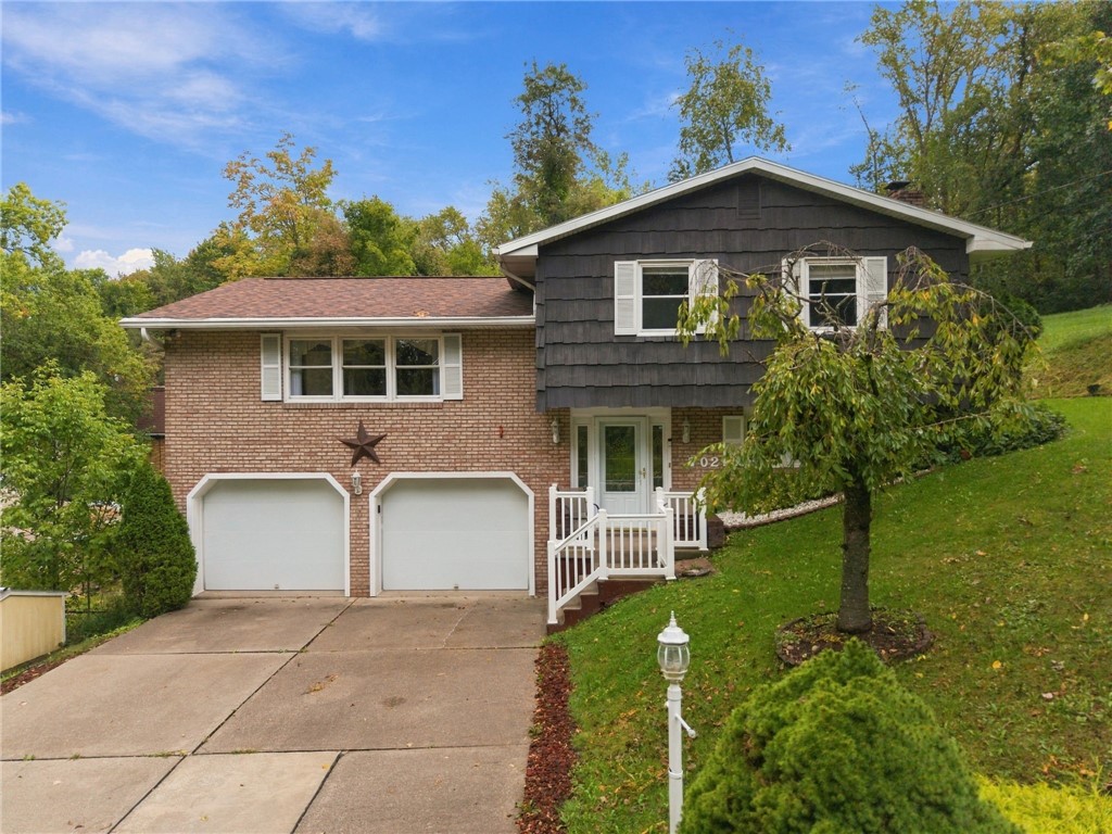 702 Woodside Dr — photo