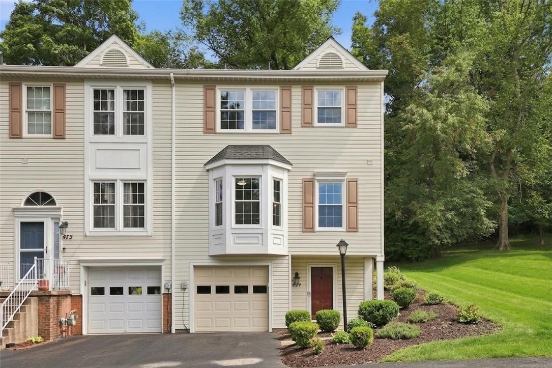 475 Cherryhill Dr — photo
