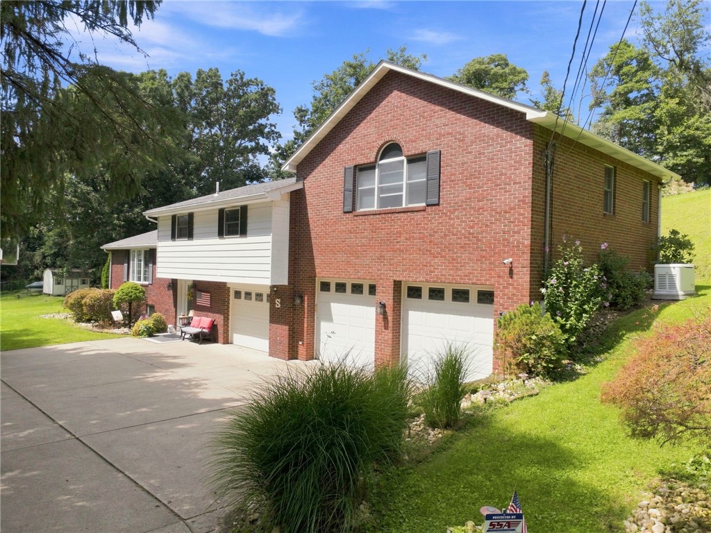 859 Meadowbrook Rd — photo