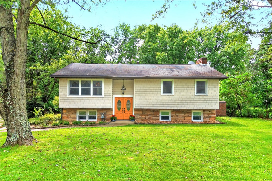 7815 Noblestown Road — photo