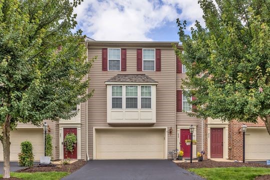 279 Broadstone Dr. — photo