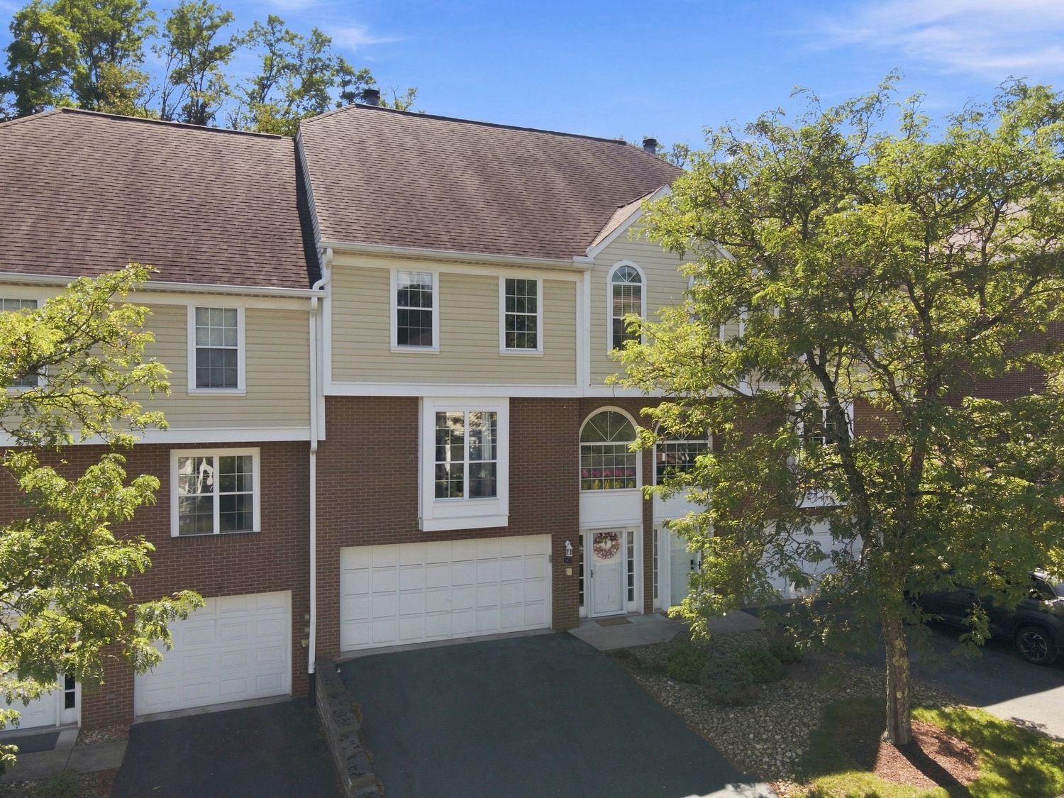547 Lakewood Drive — photo