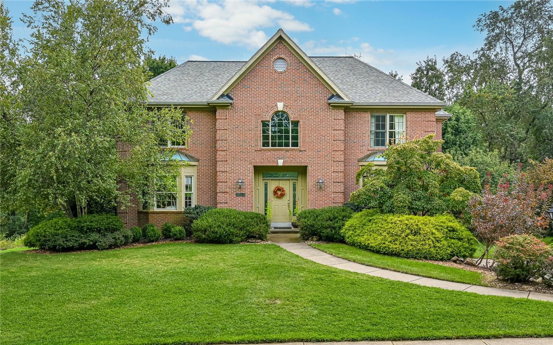 3166 Canterbury Dr — photo