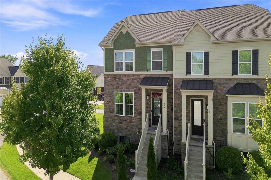 814 Oneida Circle — photo
