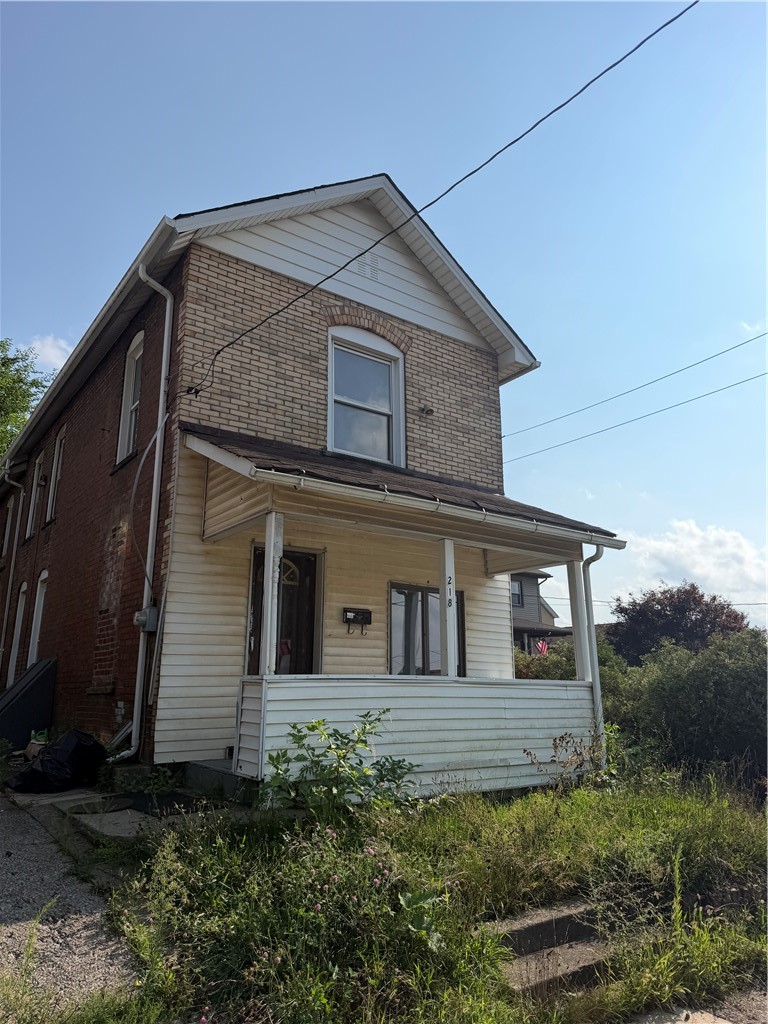 218 E Division St — photo