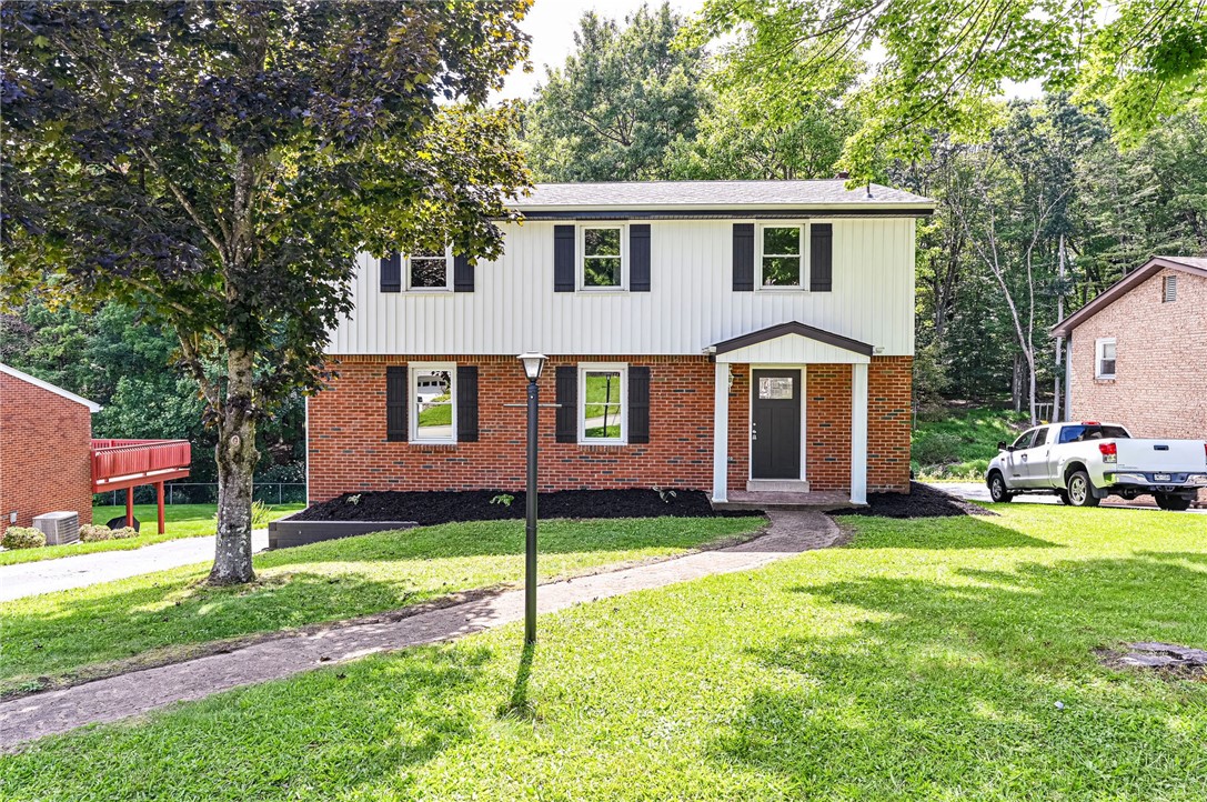 634 Stamford Dr — photo